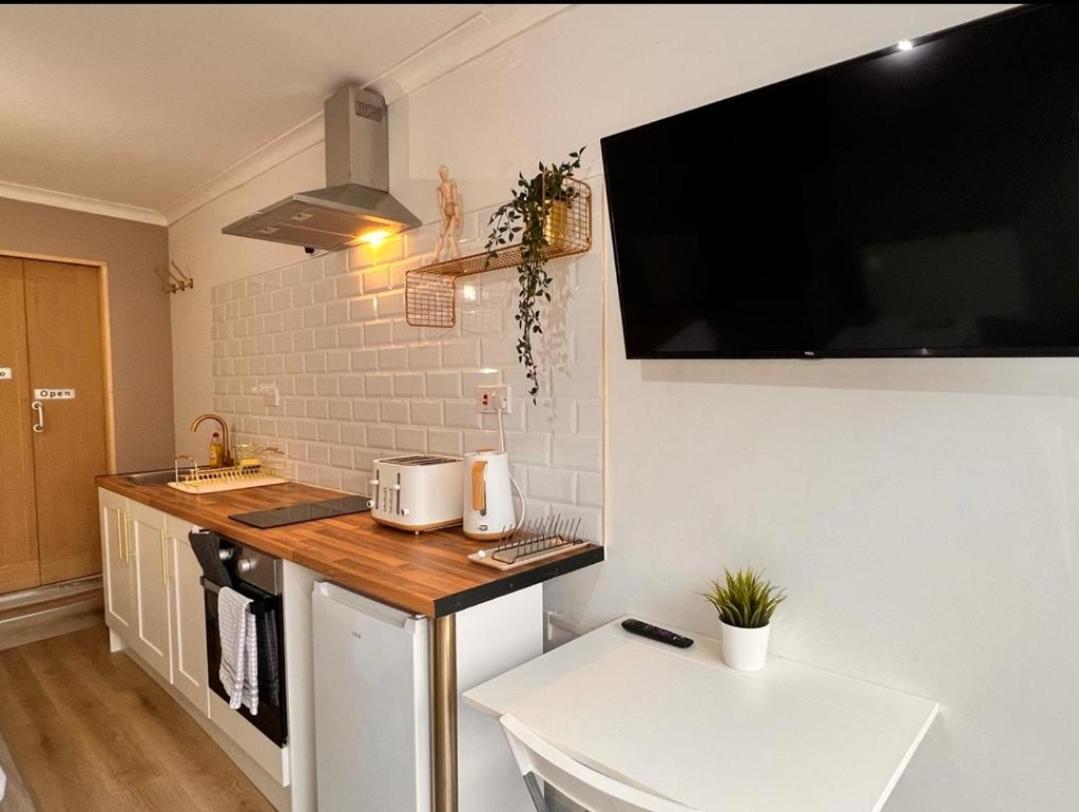 Appartamento Cosy & Convenient Space Near M1, Em Airport &
